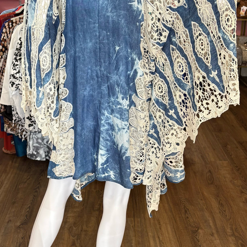 
                      
                        Jen's Pirate Booty Blue & White Tie Dye Poncho Blouse Size:OS
                      
                    