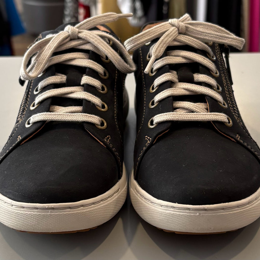 Clarks Nalle Lace Navy Nubuck Sneakers Size: 7.5M