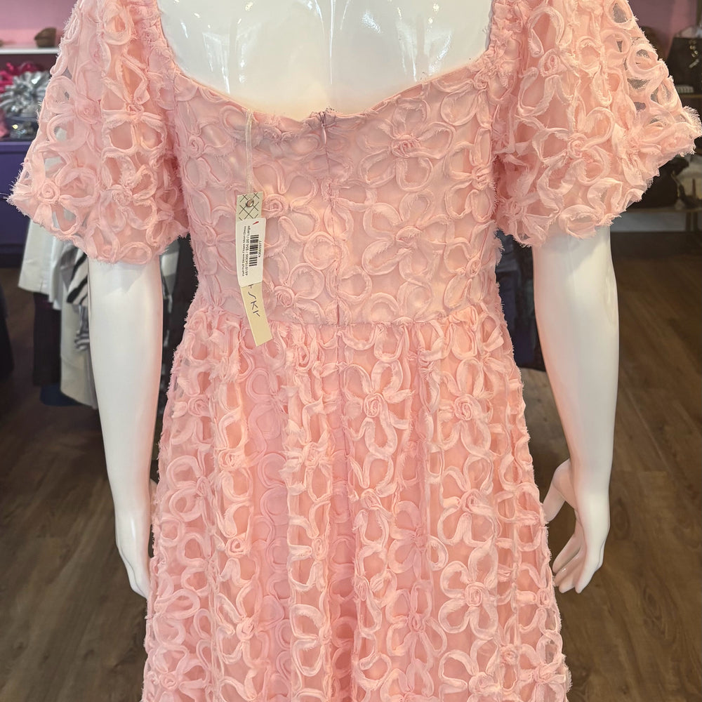 
                      
                        Size L She + Sky Half Puff Sleeve Flower Mesh Dress
                      
                    