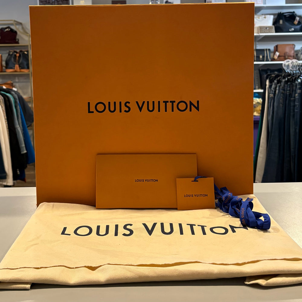 
                      
                        NEW RARE Entrupy Certified Louis Vuitton Artsy MM Monogram Handbag
                      
                    