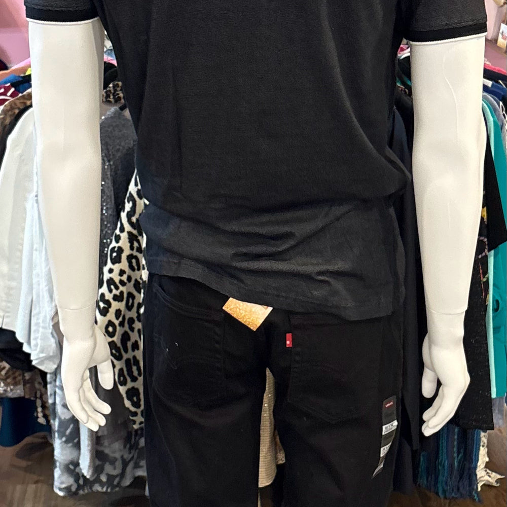 
                      
                        NWT Denim & Flower Men's Black + White Short Sleeve Shirt Size:M
                      
                    