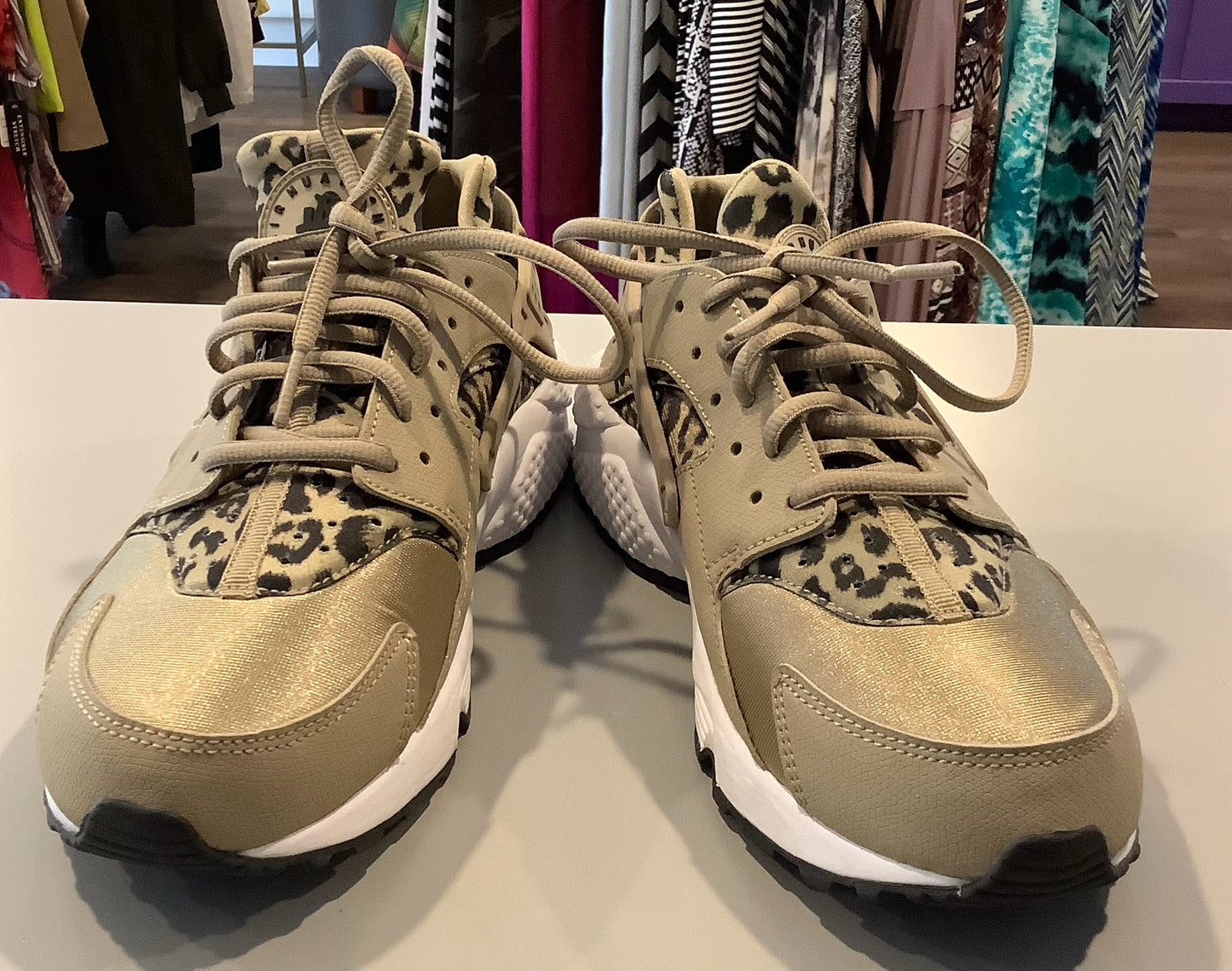 8.5 Nike Air Sneakers