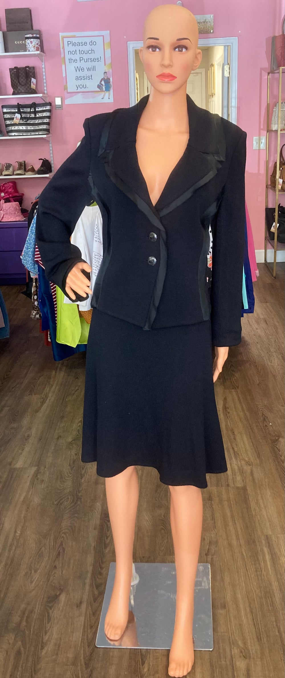 St. John Black 2 Piece Suit Size:8/10