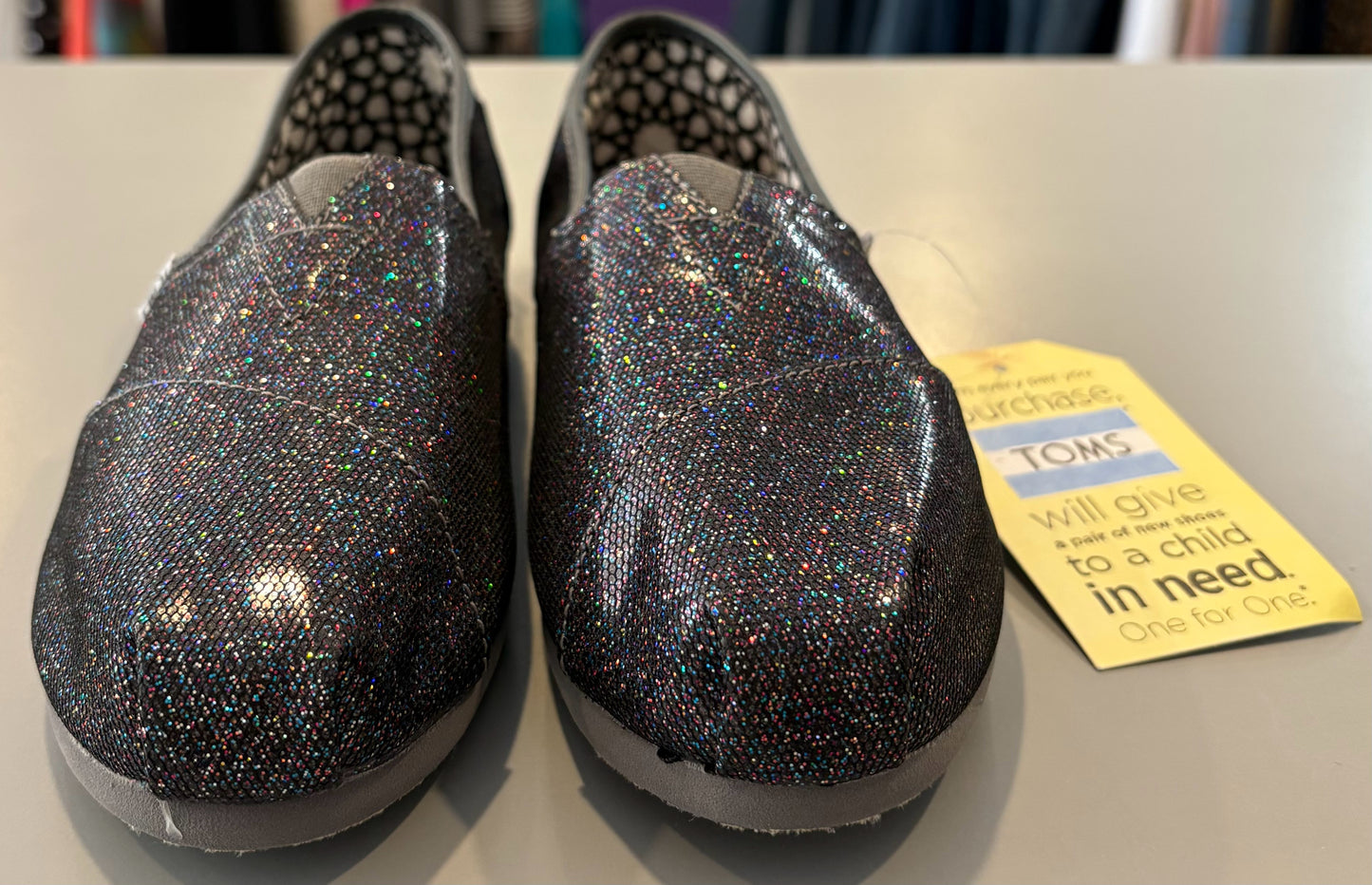 8.5W Toms Slip-On Shoes