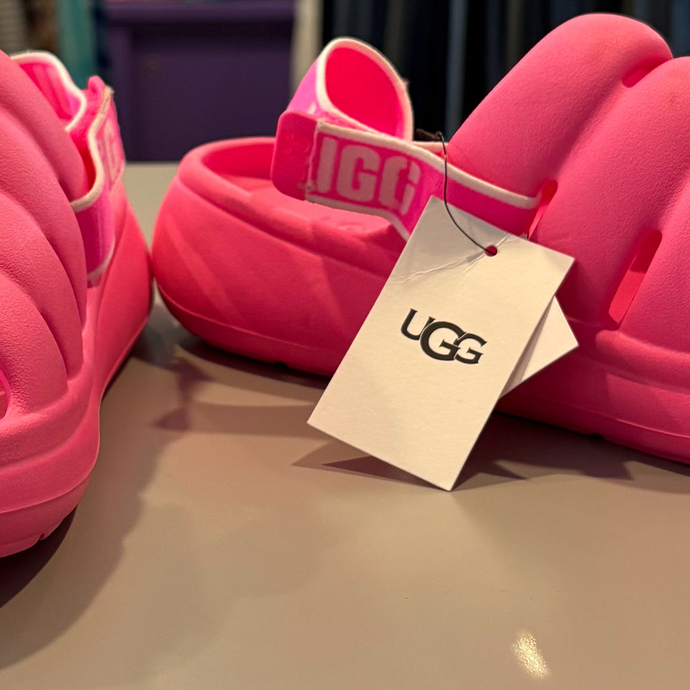 
                      
                        NWT  UGG K Sport Yeah Slingback Sandals Sz: 5
                      
                    