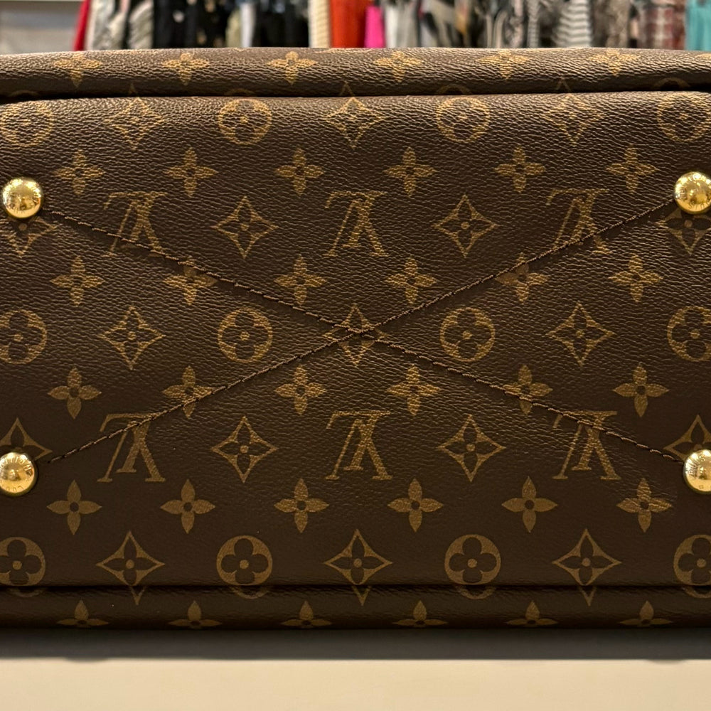 
                      
                        NEW RARE Entrupy Certified Louis Vuitton Artsy MM Monogram Handbag
                      
                    