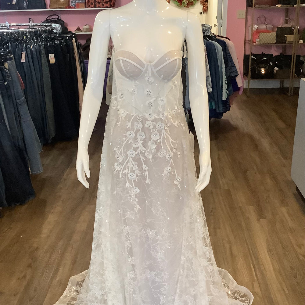 Size 18 Cinderella Divine Wedding Dress