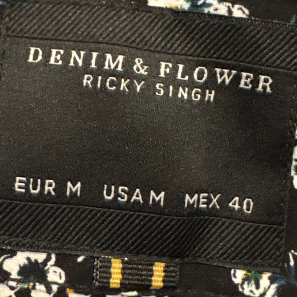 
                      
                        NWT Denim & Flower Men's Black + White Short Sleeve Shirt Size:M
                      
                    