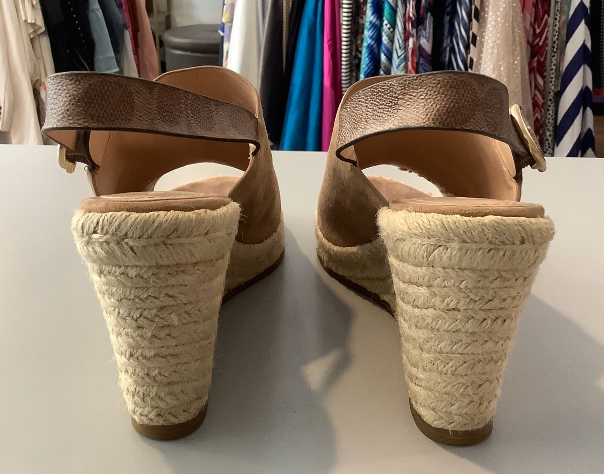 Coach Poppy Sue Signature Wedges in Peanut Sz:8B