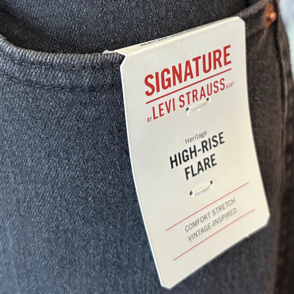 
                      
                        NWT  Levi Strauss & Co. High-Rise Flare Black Jeans Size 12/W31
                      
                    