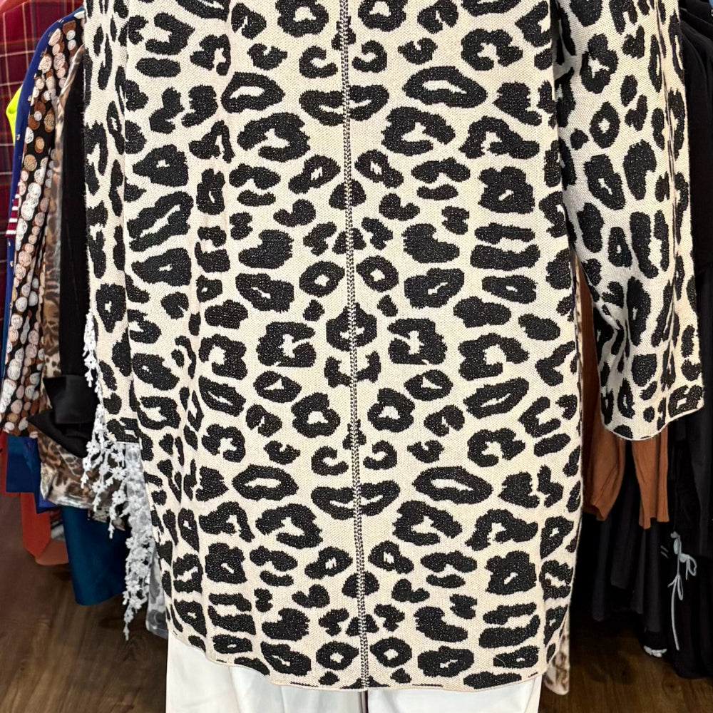 
                      
                        NWT Crazy Train Leopard Print Snap Button Cardigan Size: XL
                      
                    
