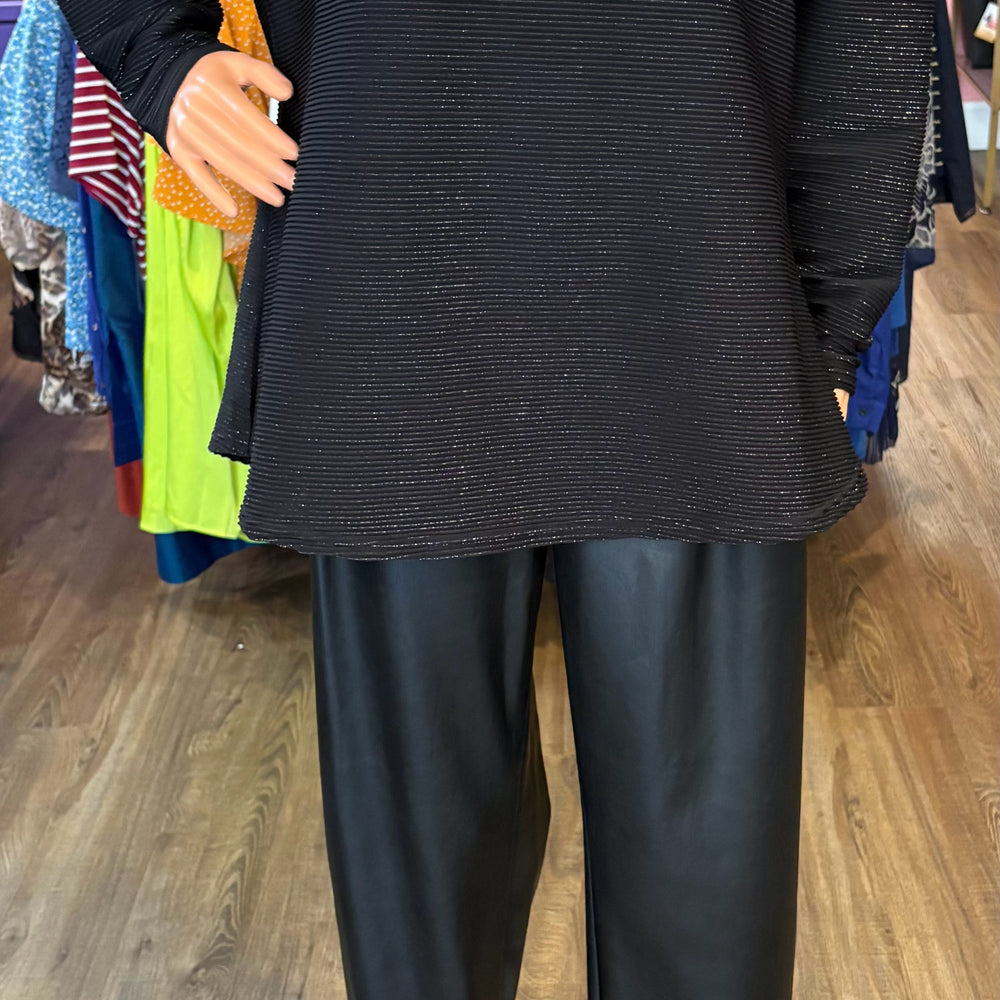NWT Junarose Black Top with Glitter Detailing Size:1X