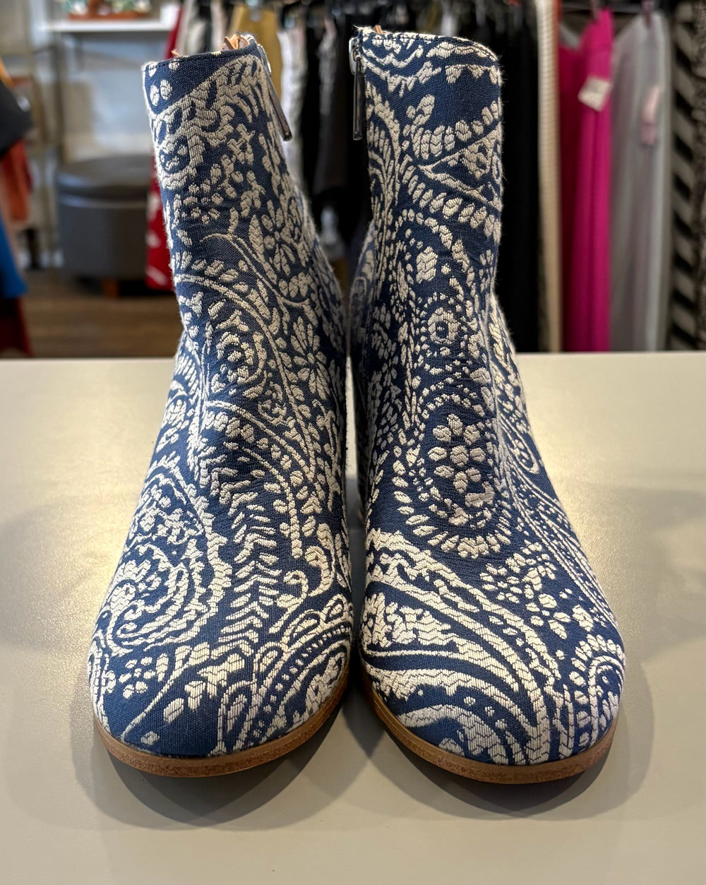 Indigo Rd. Blue & White Paisley Ankle Booties Size:7.5M