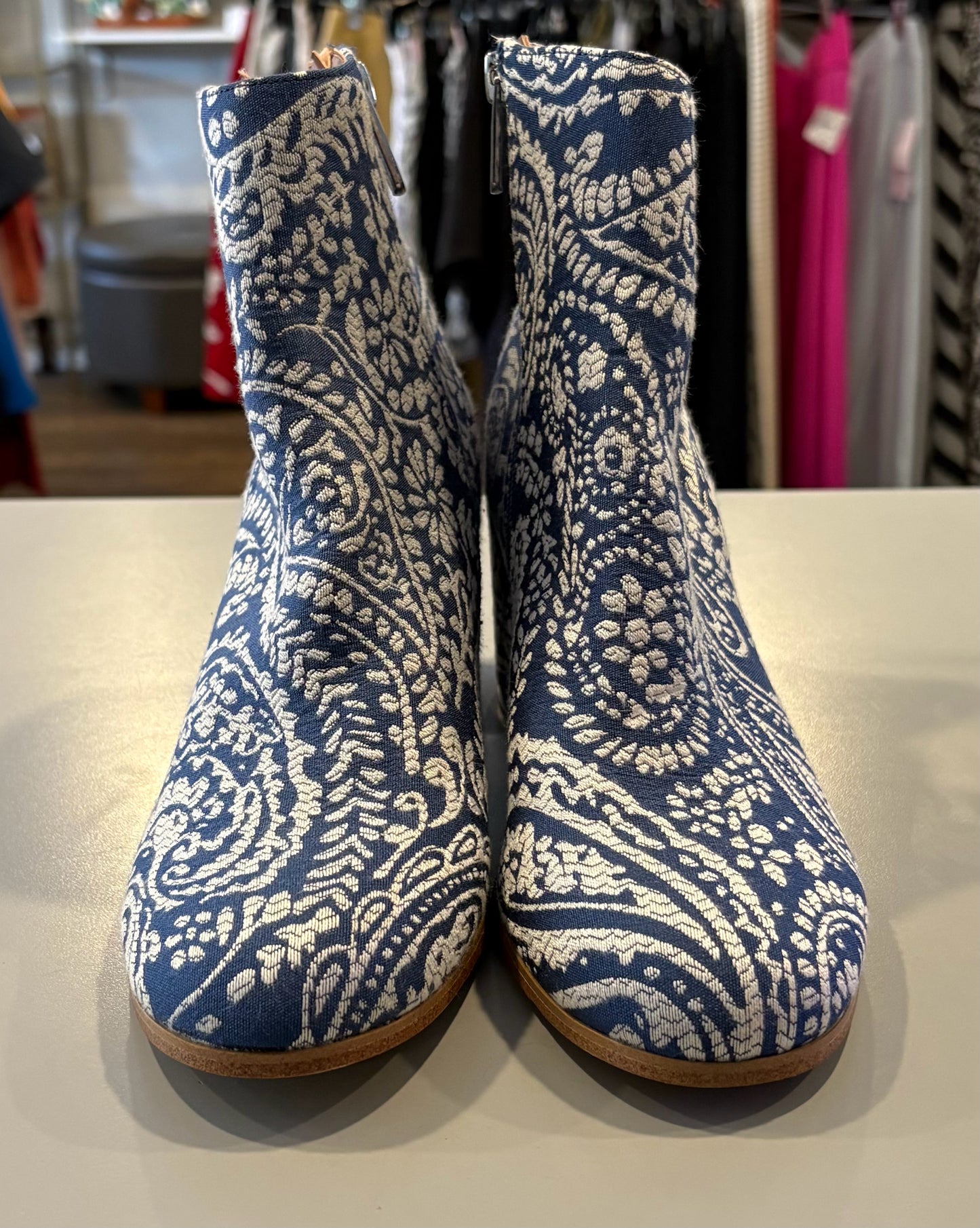 Indigo Rd. Blue & White Paisley Ankle Booties Size:7.5M