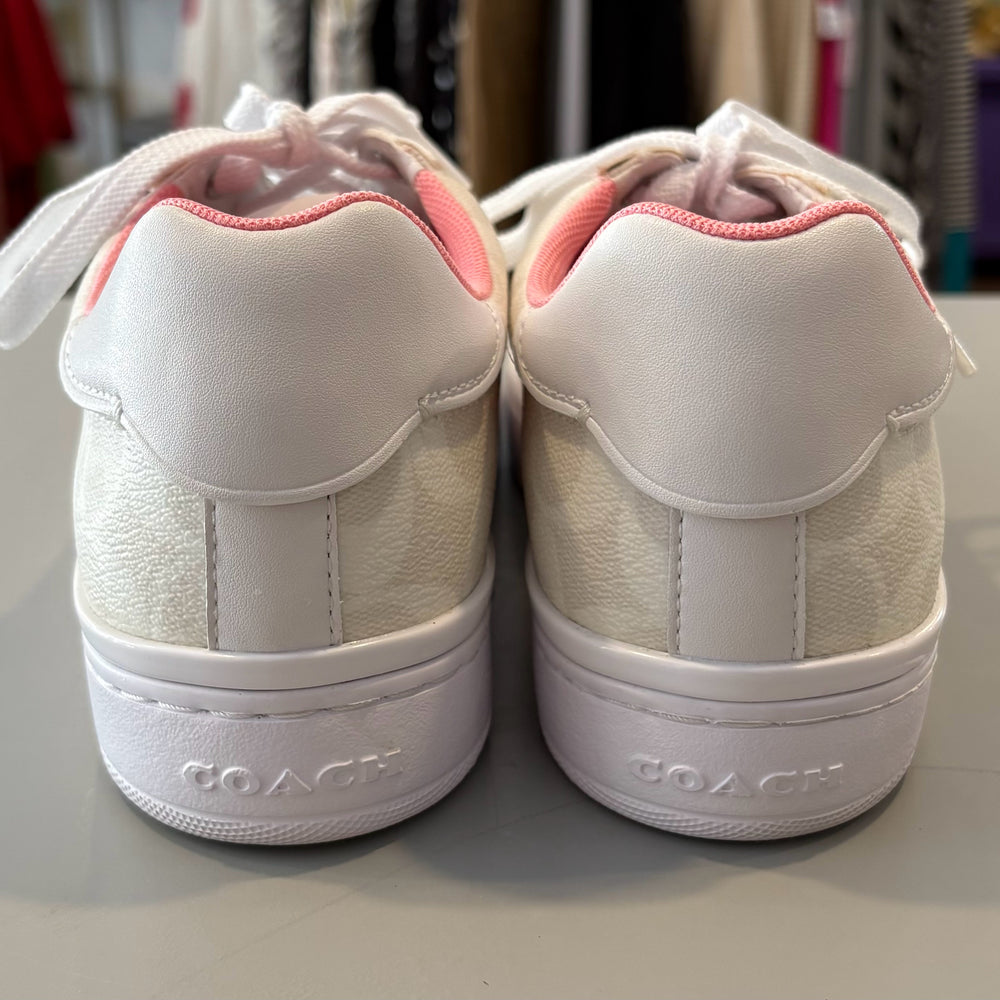 
                      
                        RARE Coach Clip Signature PVC Low Top Sneakers in Optic White Sz:9B
                      
                    