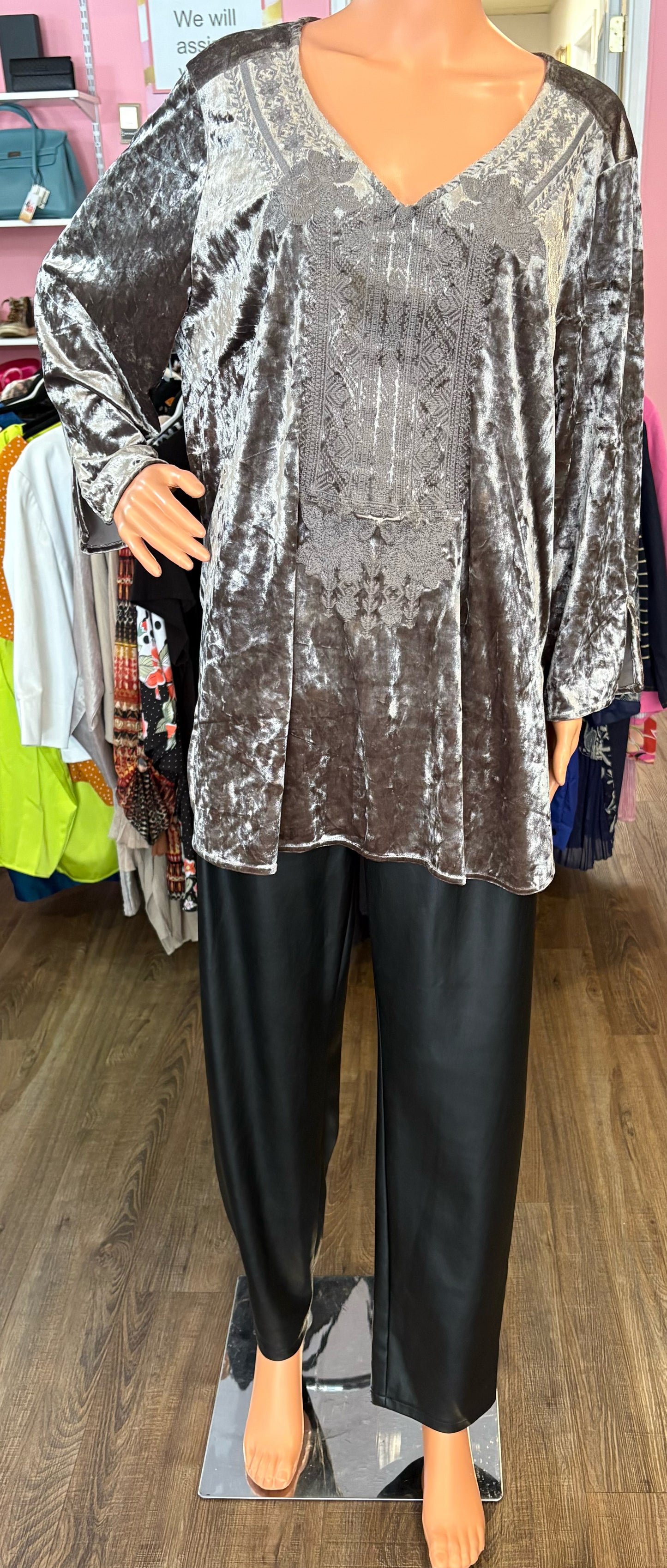 Andree By Unit Silver Metallic Velvet Embroidered Blouse Size:2X