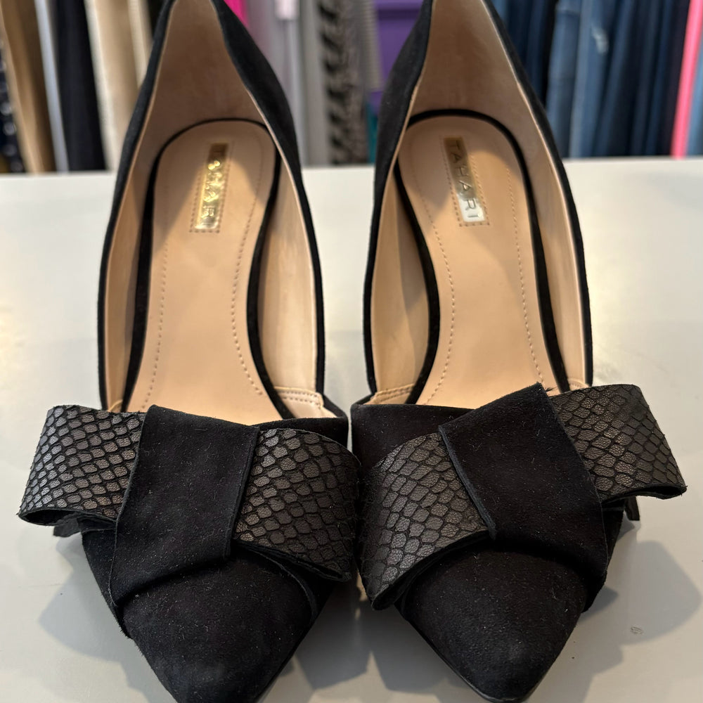
                      
                        Tahari Betsey Black Suede Heels with Bow Detailing Size:9.5M
                      
                    