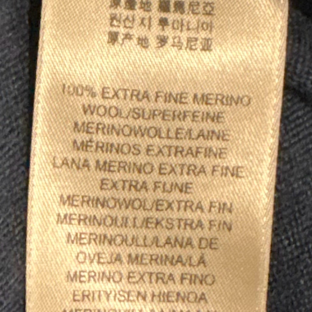 
                      
                        Burberry Brit 100% Extra Fine Merino Wool Navy Blue V-Neck Sweater Size: L
                      
                    