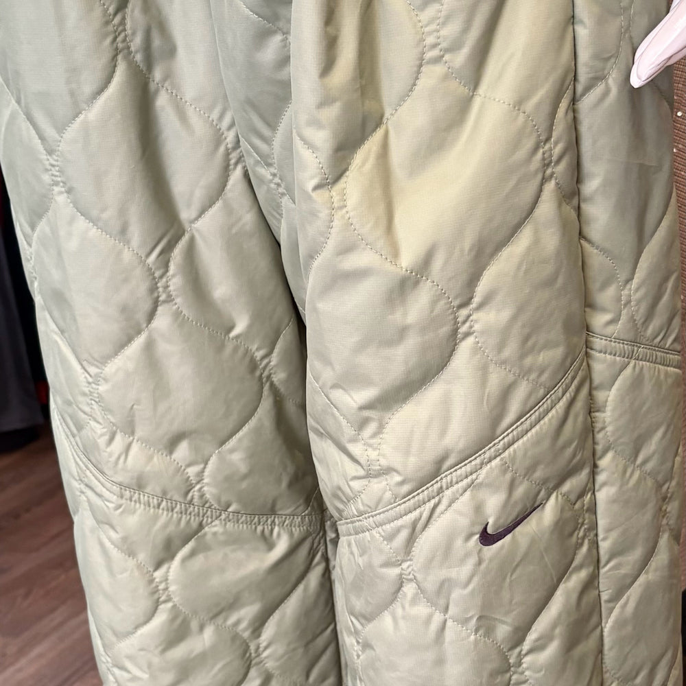 
                      
                        NWT Nike 2 Piece Oversized Fit Olive Green Puffer Set Size: M/L
                      
                    