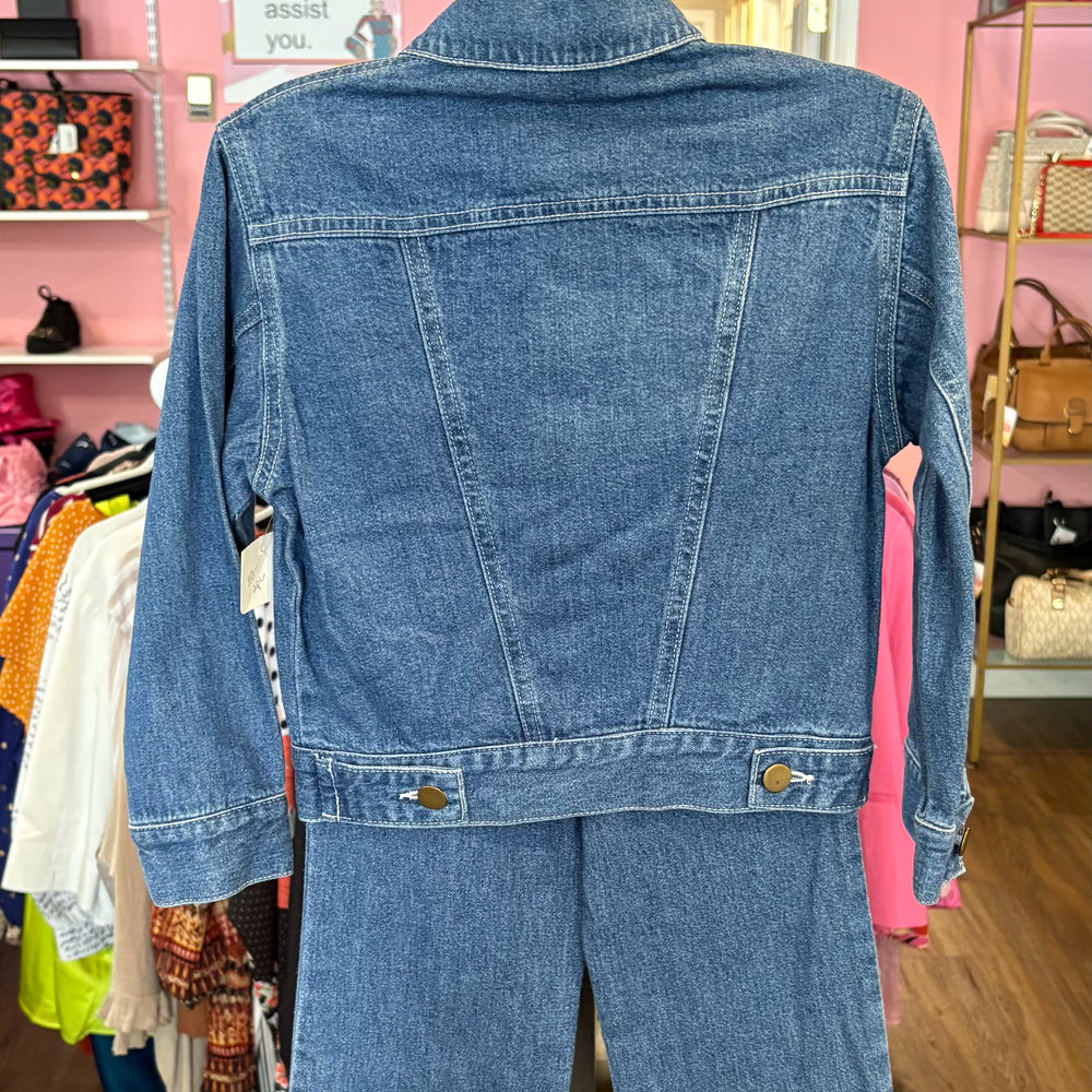 
                      
                        NWT Bon Bon Girl's 2 PC Blue Jean Set Size:4T
                      
                    
