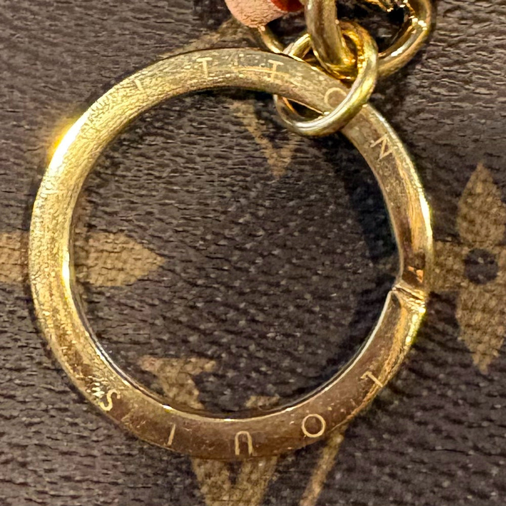 
                      
                        NEW RARE Entrupy Certified Louis Vuitton Artsy MM Monogram Handbag
                      
                    