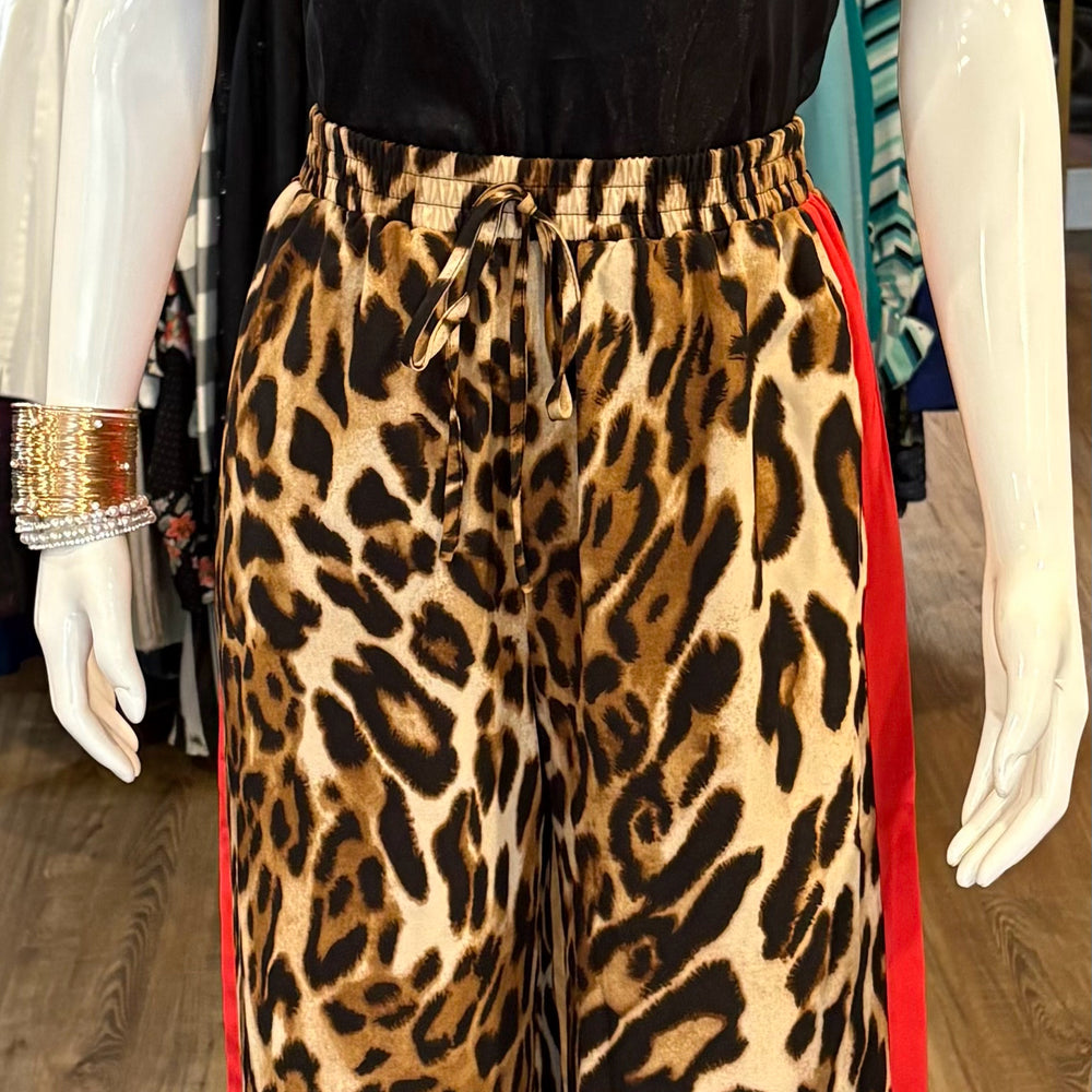 Cheetah Print Flared Legged Pants Size: S