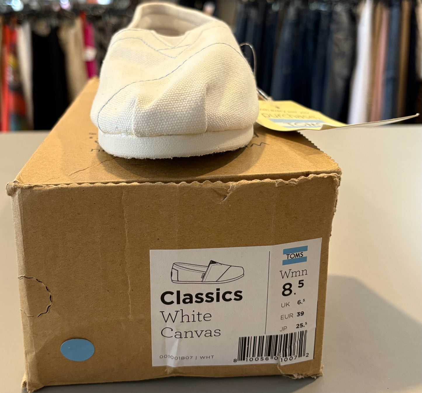 8.5W Toms Slip-On Shoes