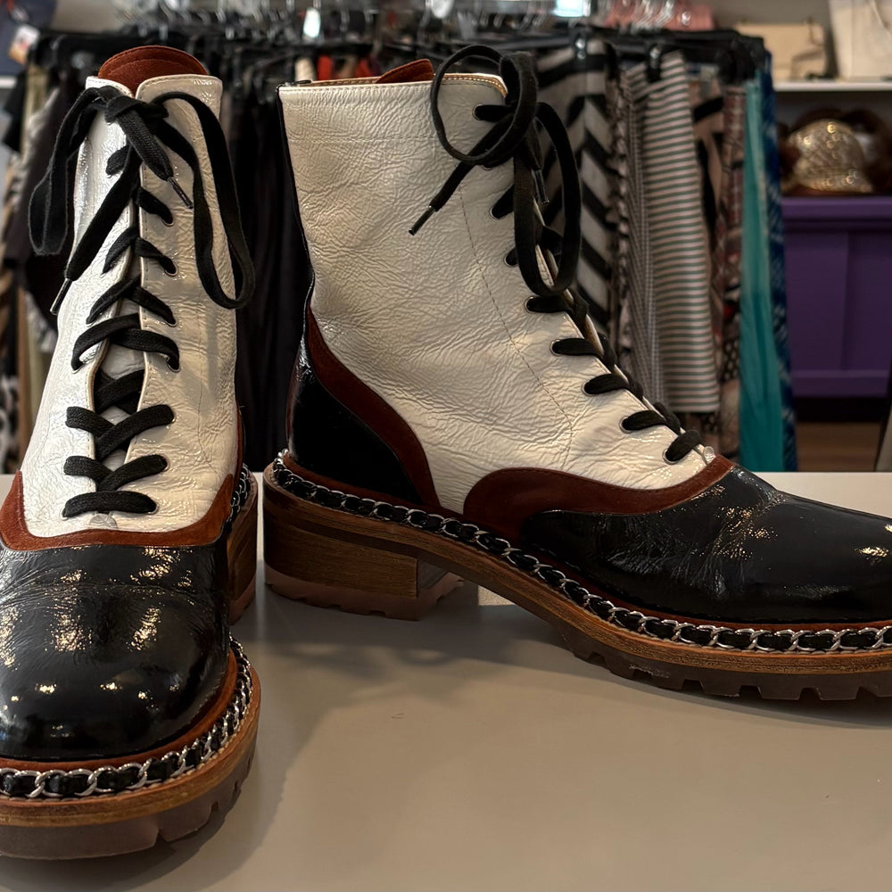 RARE Chanel SALZBURG Patent Leather & Suede Color-Block Boots Size:40