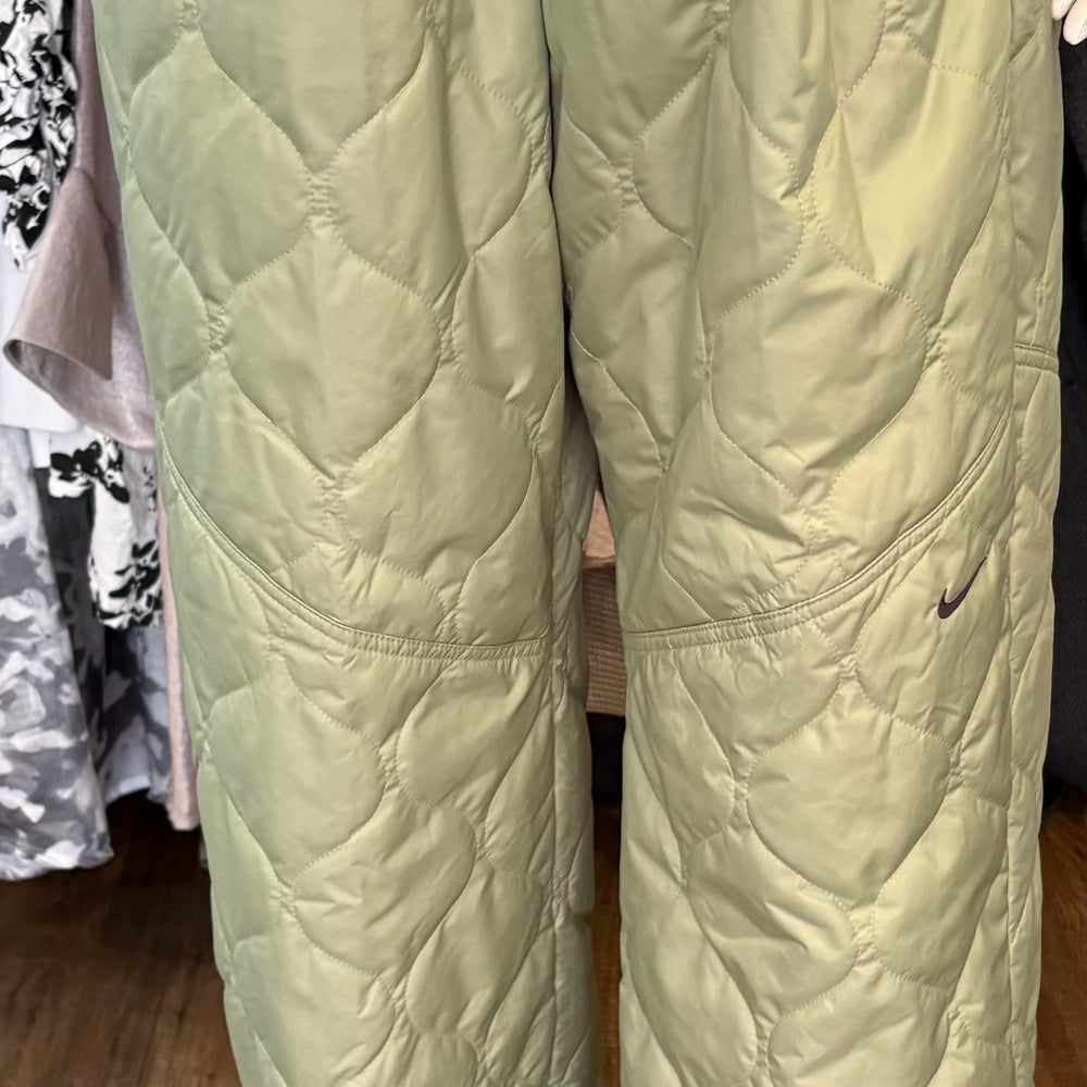 
                      
                        NWT Nike 2 Piece Oversized Fit Olive Green Puffer Set Size: M/L
                      
                    