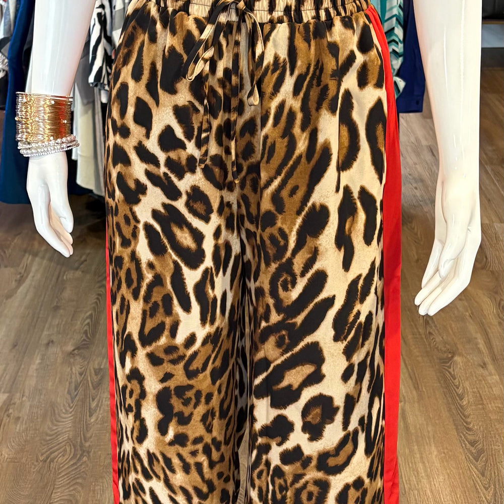 Cheetah Print Flared Legged Pants Size: M