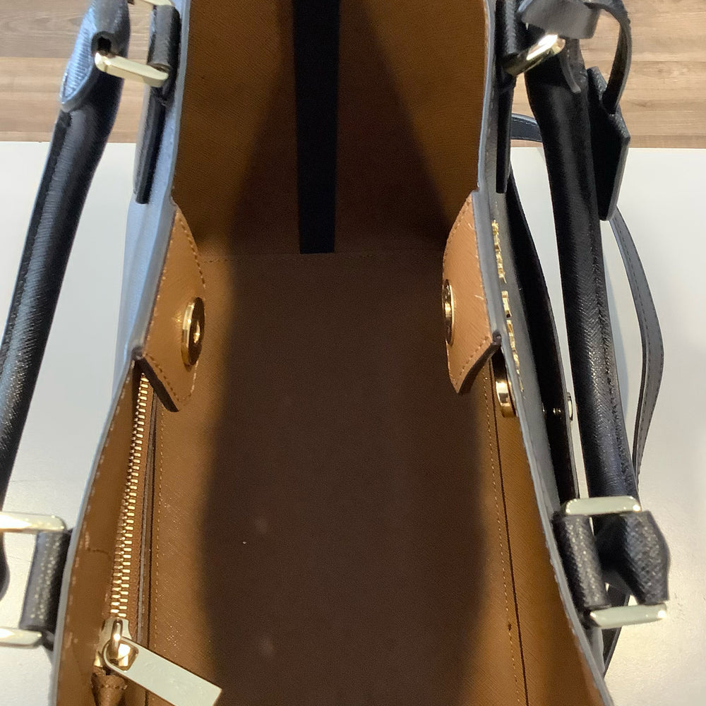 
                      
                        Michael Kors Large Greenwich Grab Bag
                      
                    