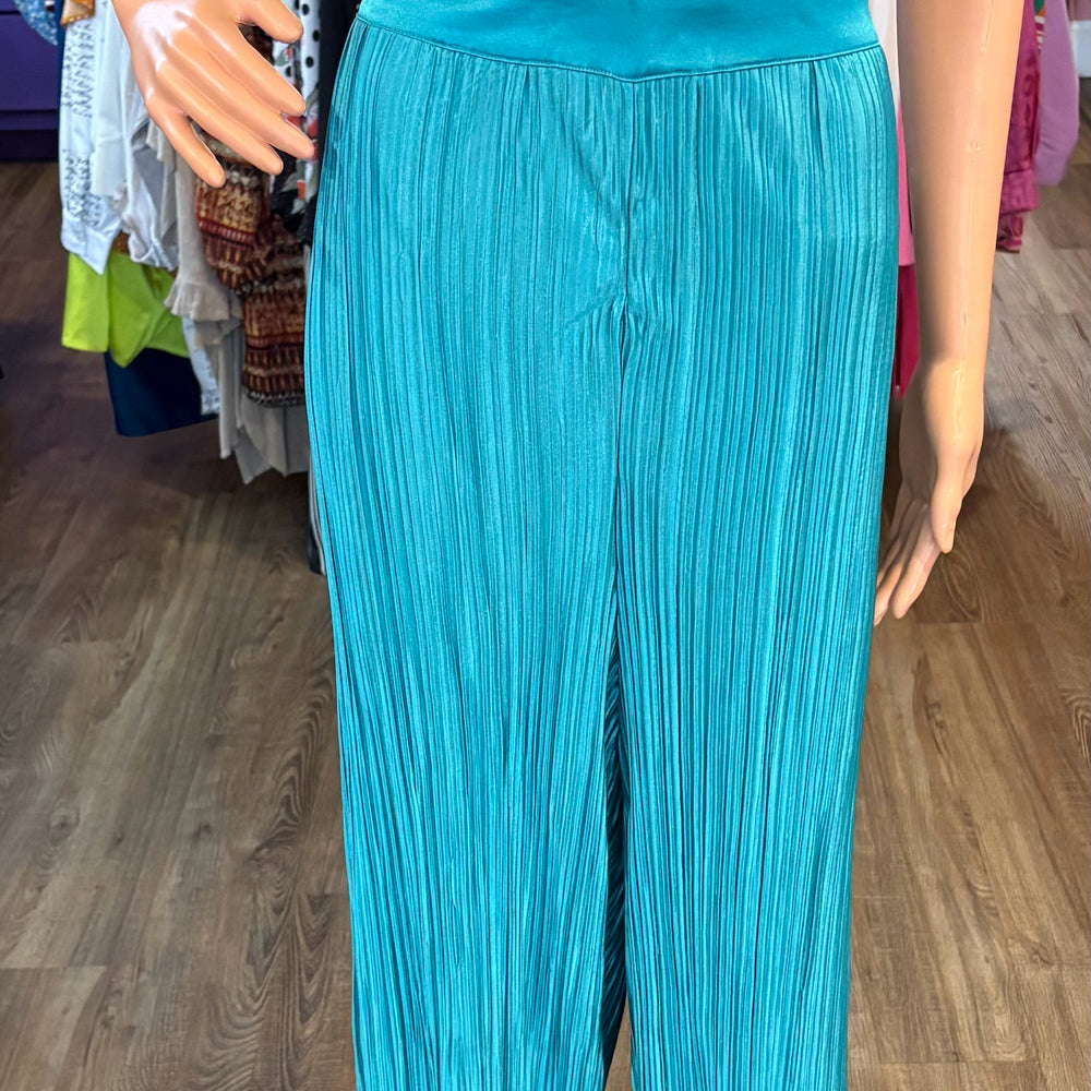
                      
                        NWT Good Time USA Turquiose Pleated Sleeveless Jumpsuit Size:3XL
                      
                    
