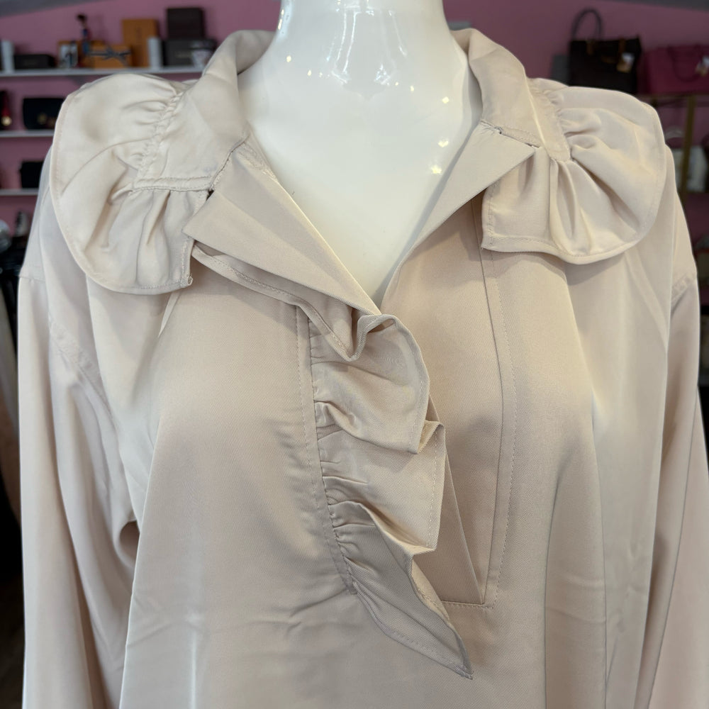 
                      
                        Size M H&M Blouse
                      
                    