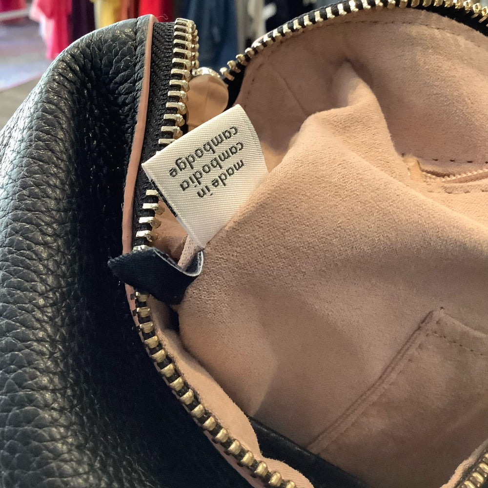 
                      
                        Kate Spade Anyday Medium Black Pebble Leather Shoulder Bag
                      
                    