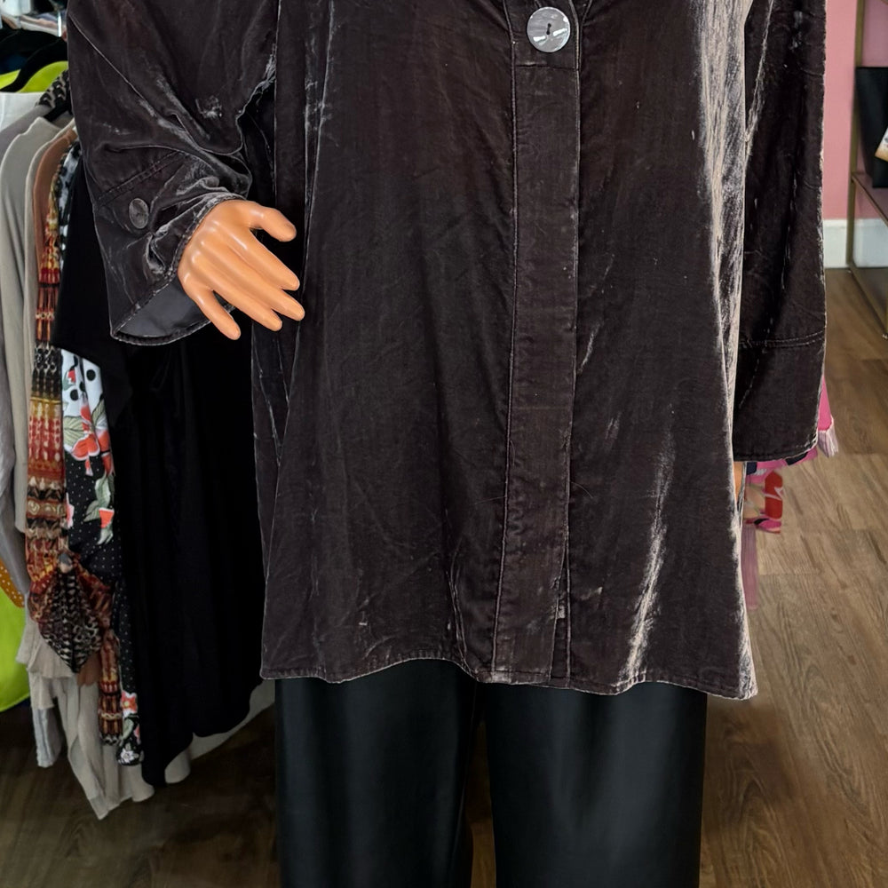 Habitat Dark Brown Velvet Button Up Top Size:2X