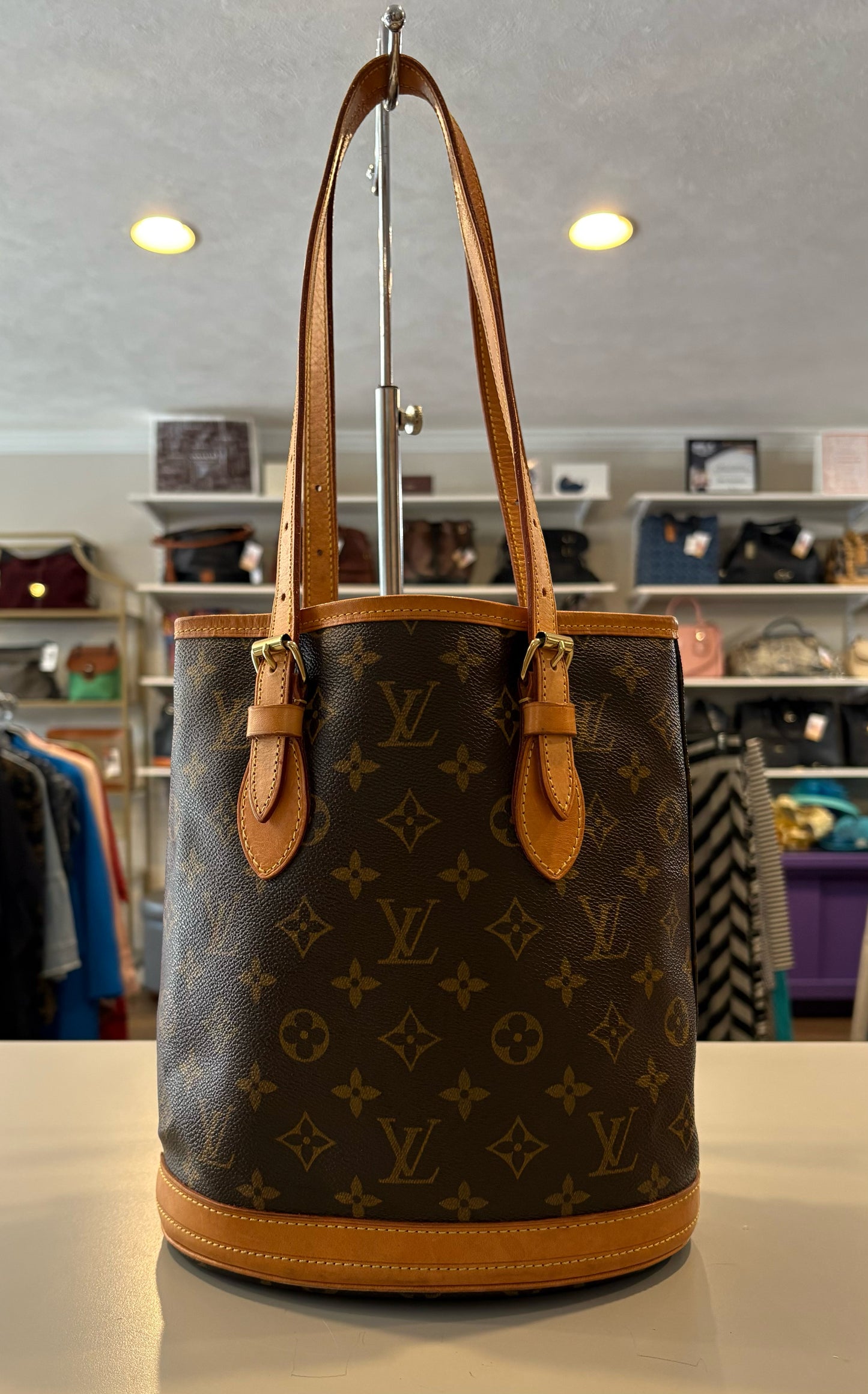 RARE Louis Vuitton Petit Bucket 23