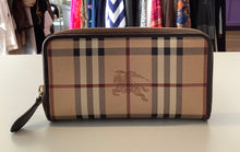 Load image into Gallery viewer, Burberry Haymarket Check Wallet