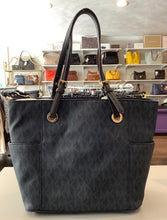 Load image into Gallery viewer, Michael Kors Signature Tote