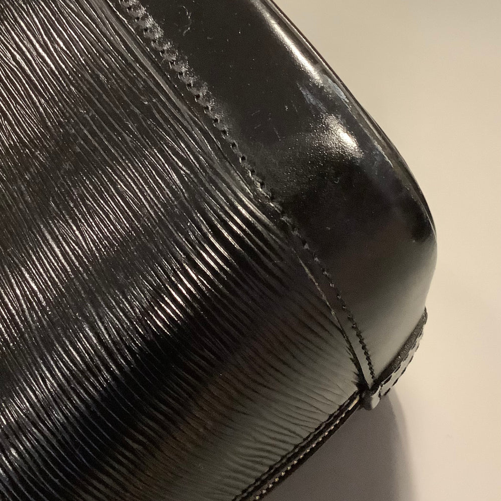 
                      
                        Louis Vuitton Epi Alma PM
                      
                    