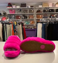 Load image into Gallery viewer, UGG Slipper