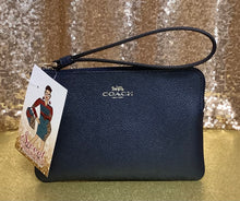 Load image into Gallery viewer, Coach Small Wristlet