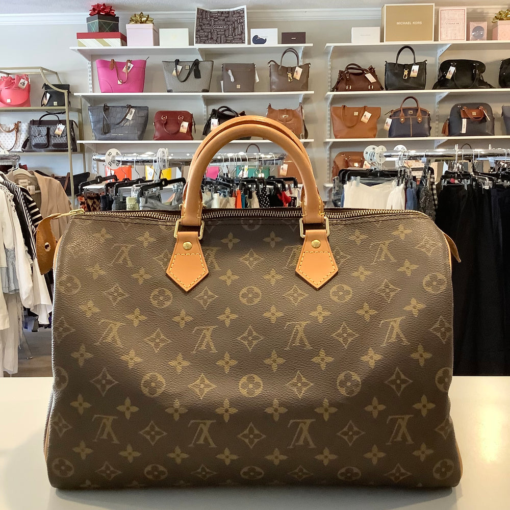 
                      
                        Louis Vuitton Speedy 35
                      
                    