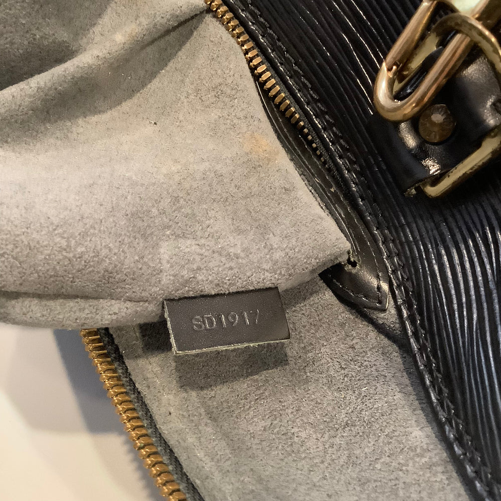 
                      
                        Louis Vuitton Epi Alma PM
                      
                    