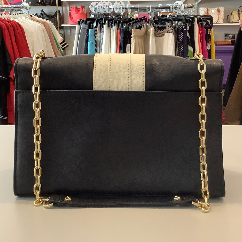 
                      
                        Tory Burch Shoulder Bag
                      
                    