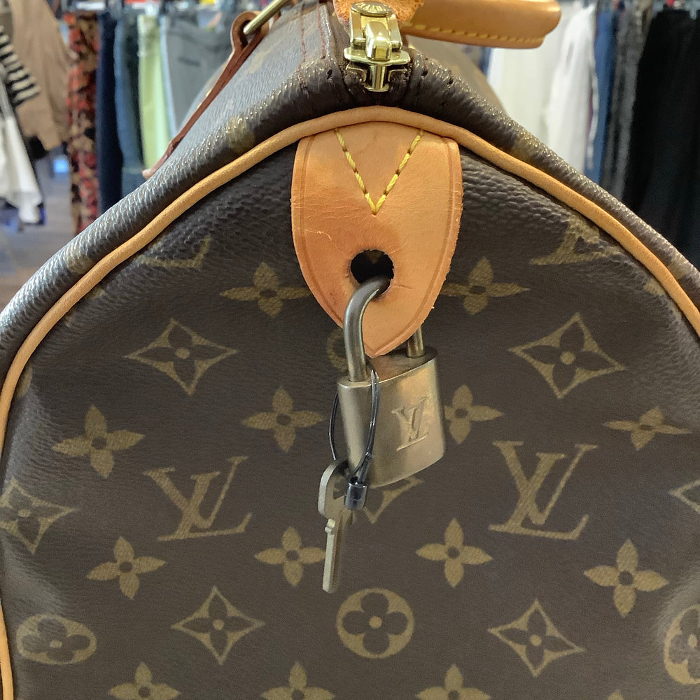 
                      
                        Louis Vuitton Speedy 35
                      
                    